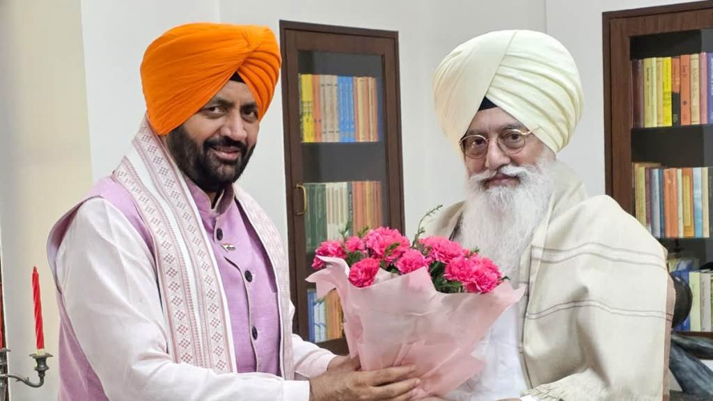 Chief Minister Naib Singh Saini paid a courtesy call on Baba Gurinder Singh Dhillon at Dera Radha Soami Beas